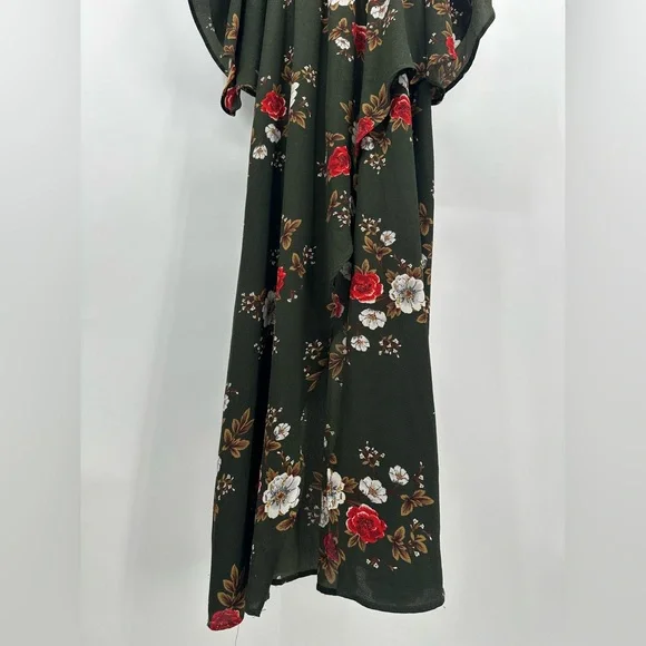 Simple Red and Green V-Neck Bell Sleeve Gown - Picture 4 of 7